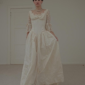 Robe de mariée corset en soie vintage : haute couture danoise, Royaume-Uni 8-10