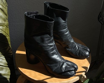 Margiela Tabi Boots 1990s Black Leather Size EU 39 U.K. 6