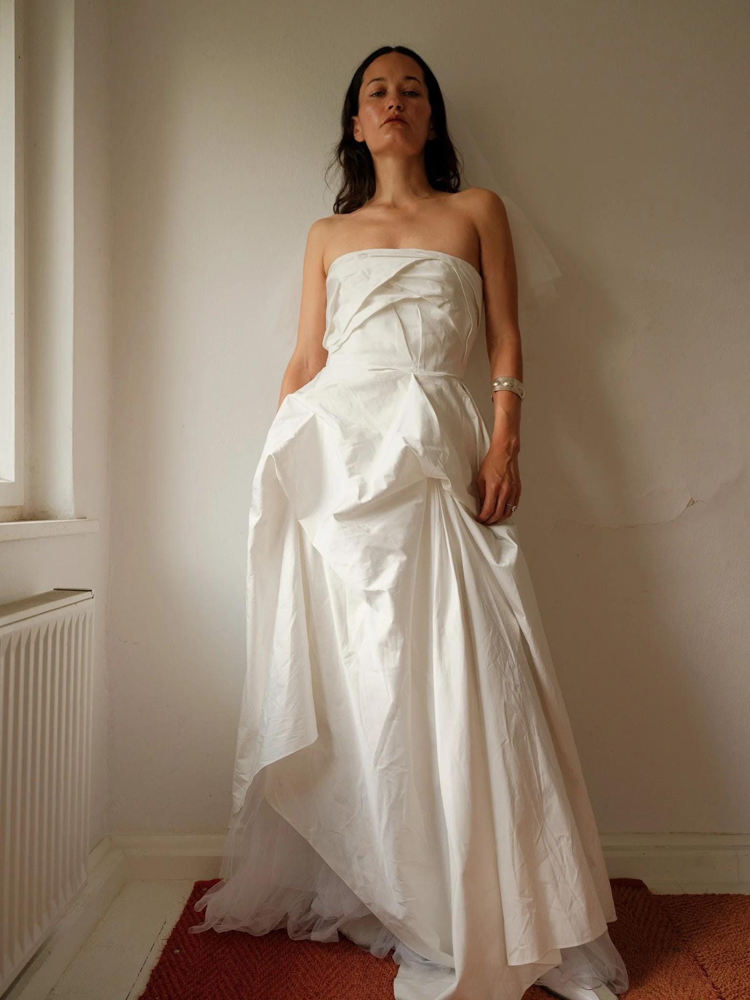 MaxMara ホワイトドレス Vネック キャップスリーブ Vintage Max Mara Strapless Bridal Gown – Off-white Asymmetric