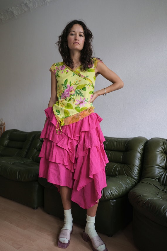 Y2K Yellow and Pink Hibiscus Asymmetrical ruffle … - image 5