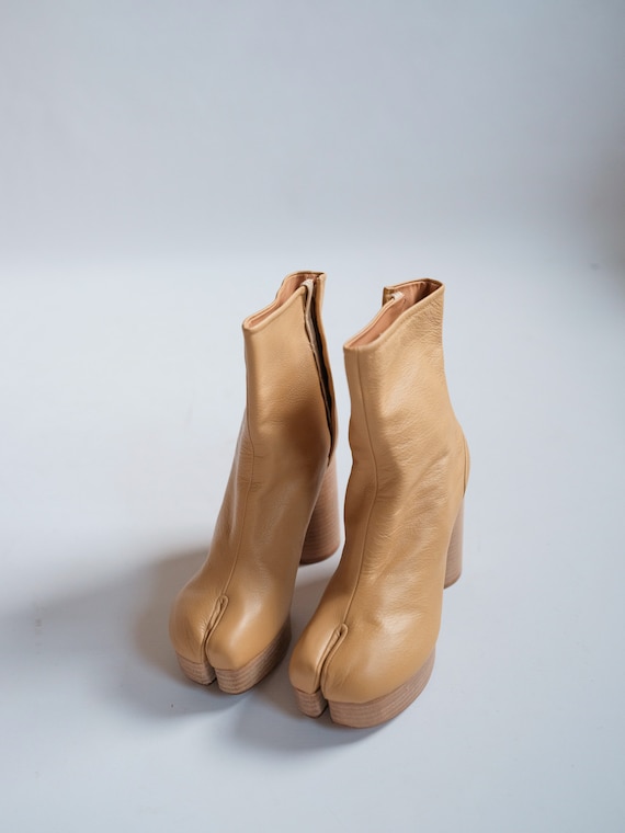SOLD Margiela Tabi Beige Platform Boots   Size 38 - image 8