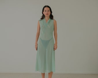 Superbe robe midi en soie semi-transparente vert menthe Alberta Ferretti coupe en biais