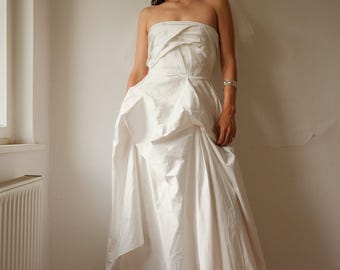 Vintage Max Mara Strapless Bridal Gown – Off-White Asymmetric Dress (UK 6–8)