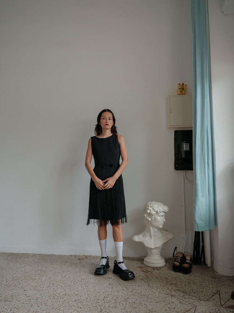 Vestido con flecos y lazo delantero de Moschino, económico y chic, años 90, talla 40 S imagen 5