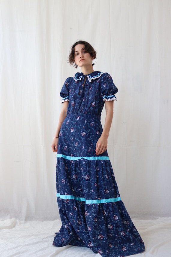 True Vintage Blue Floral Ruffle neck Milkmaid Peas