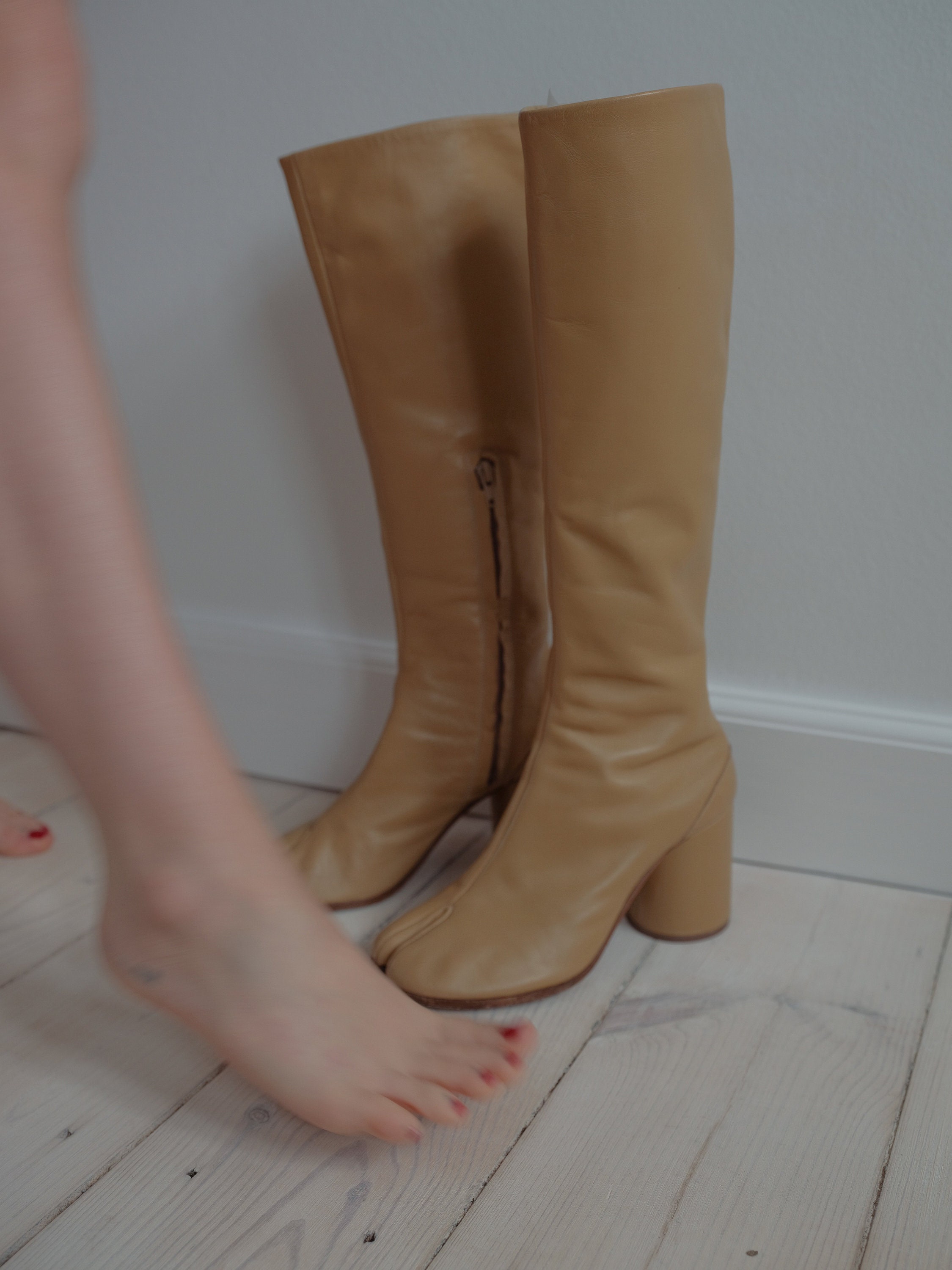Margiela Tabi Knee High Boots 2004 Look Book Collection Margiela Tabi Knee High Boots 2004 Look Book Collection