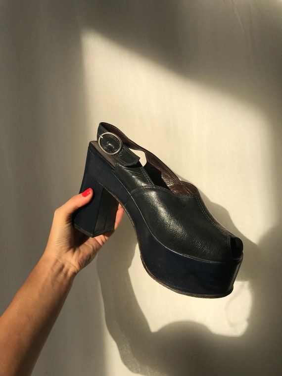 True Vintage Navy Leather Platform 70s clogs 38