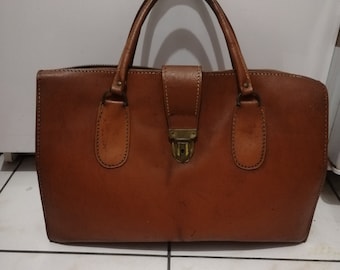 Vintage 1940s French Real leather handbags /shopping bag Dr's bag used Brown leather 2 Handle