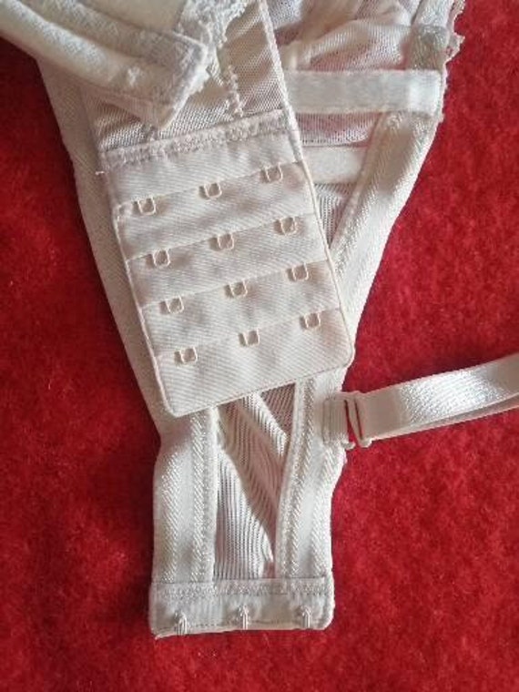 Vintage 1950s Original cream, boned unused burlesque bra see through size 32E UK View 6