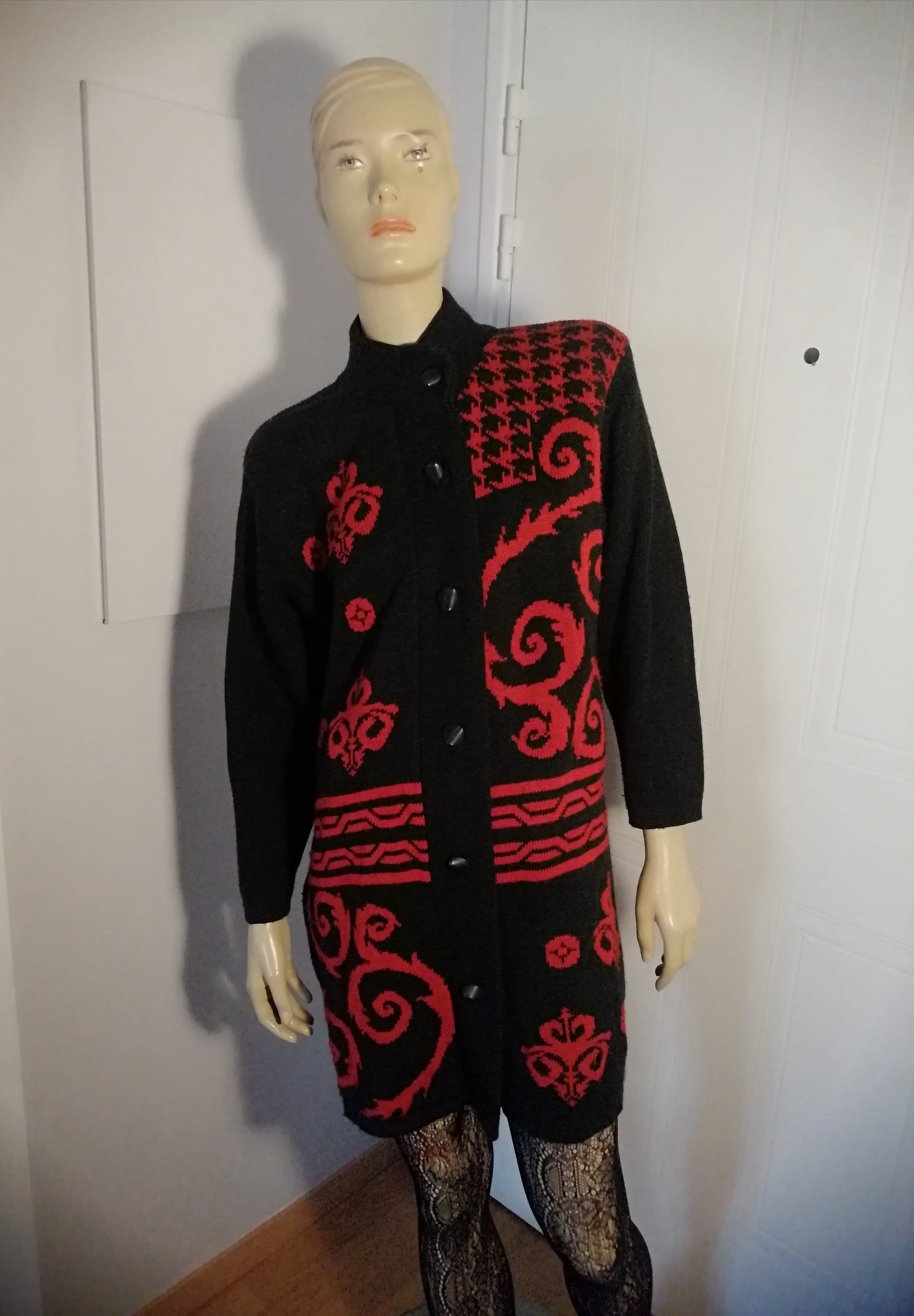 Indiamart Short Woolen Shrug Vintage French Black And Red Wool