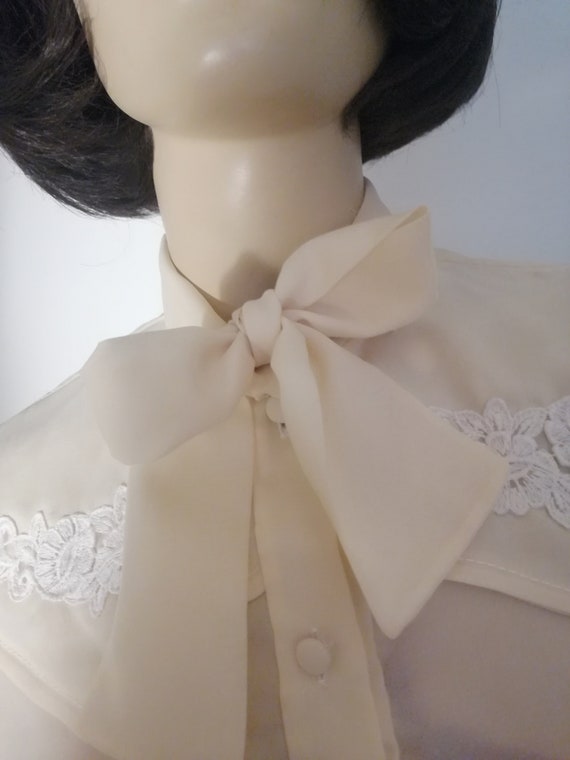 Vintage 1970s French pussy bow sheer blouse size … - image 3