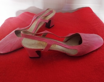 Vintage 1960s pink Leather French, Madame sling back shoes slim UK 6 /E U 39, Low heels