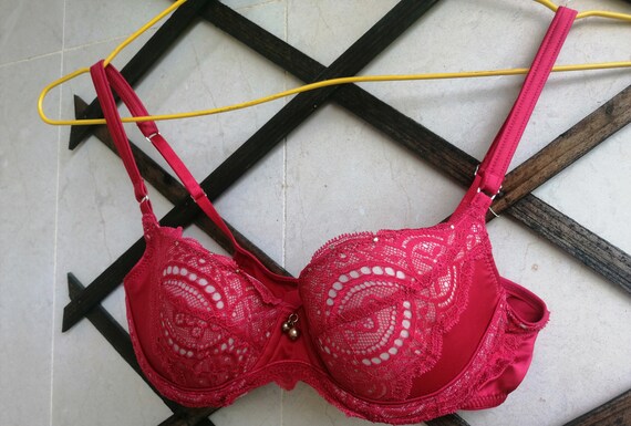 Original 90s red lace pin up style Underwire with gold Bell and lace by Pleasure State white label size UK 34A /fr90A /eu75A View 6