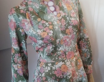 Vintage 1970s Sears Floral Fitted, Pleated long sleeve swing Dress size small to medium