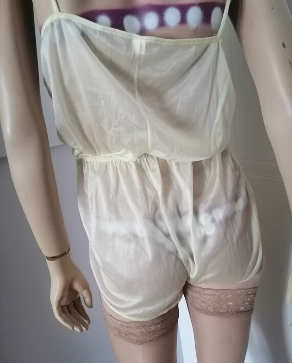 Vintage 1970s /80s pale yellow playsuit /babydoll… - image 4