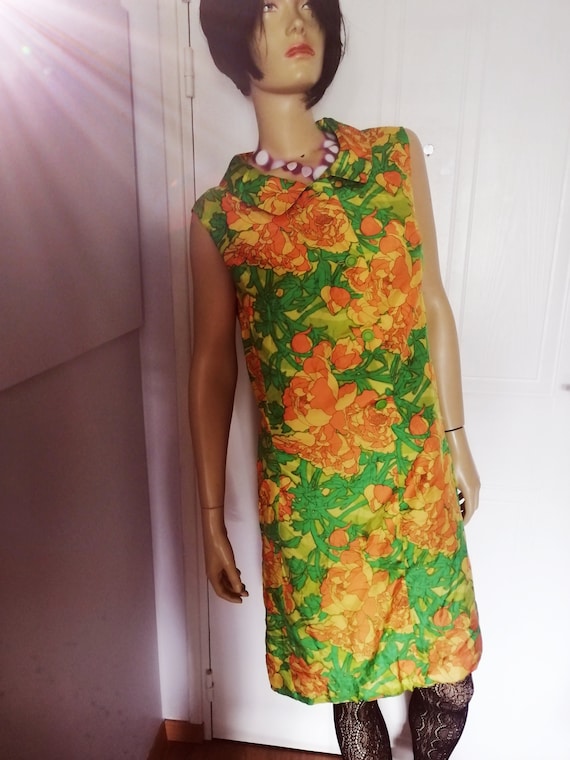 Vintage 1960s Original French Handmade Mod Short Sleeves Dress  