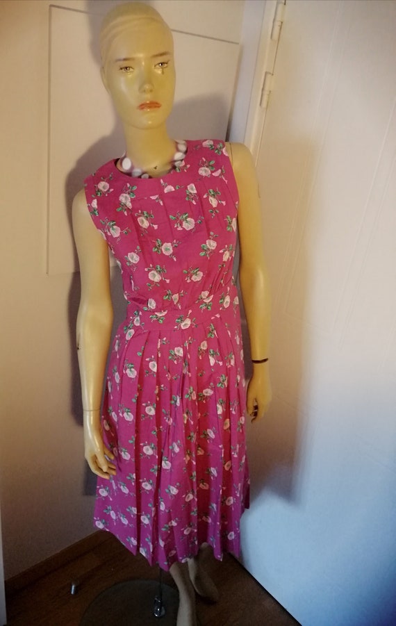 Vintage 1970s /80s pinafore cotton Flowers pink /p