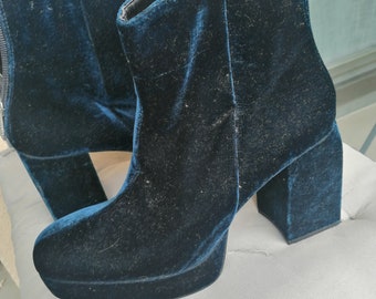 Zara blue velvet 2024 boots