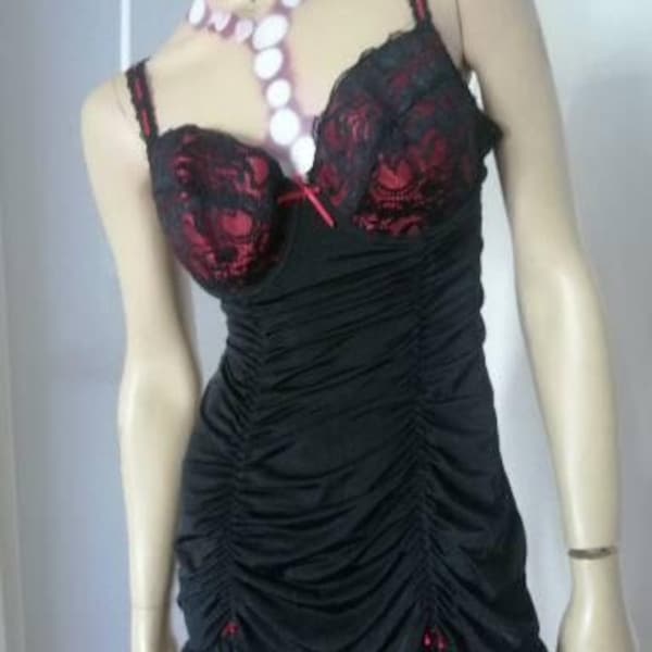 Vintage 1980s French lingerie Nuisette, babydoll, black and red lace bra Ruched size large /from 36d upwards dress