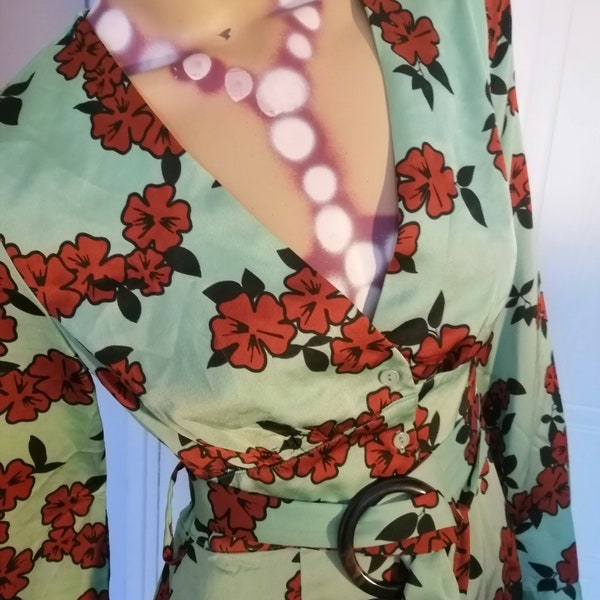 Vintage 1970s shirt dress amazing floral print with belt very  size small /uk 8 to 10