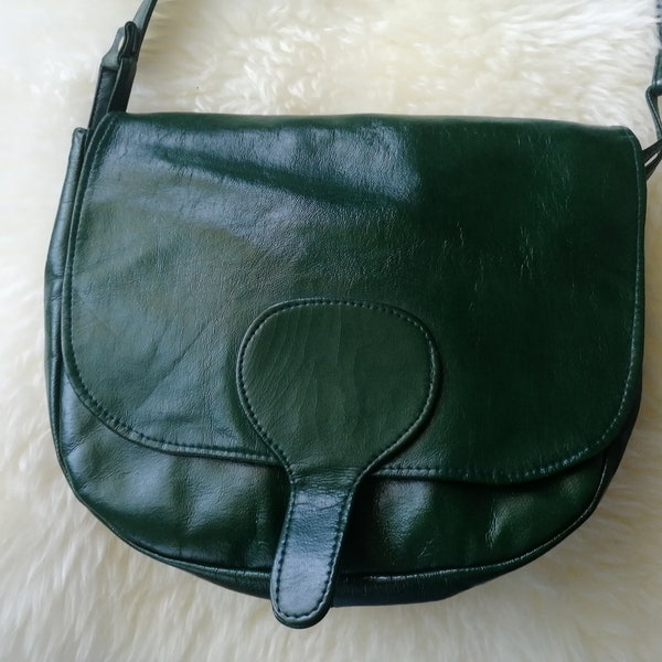 Vintage 1970s /80s Faux leather Oversize Amazing green Saddle bag, Crossbody bag unused