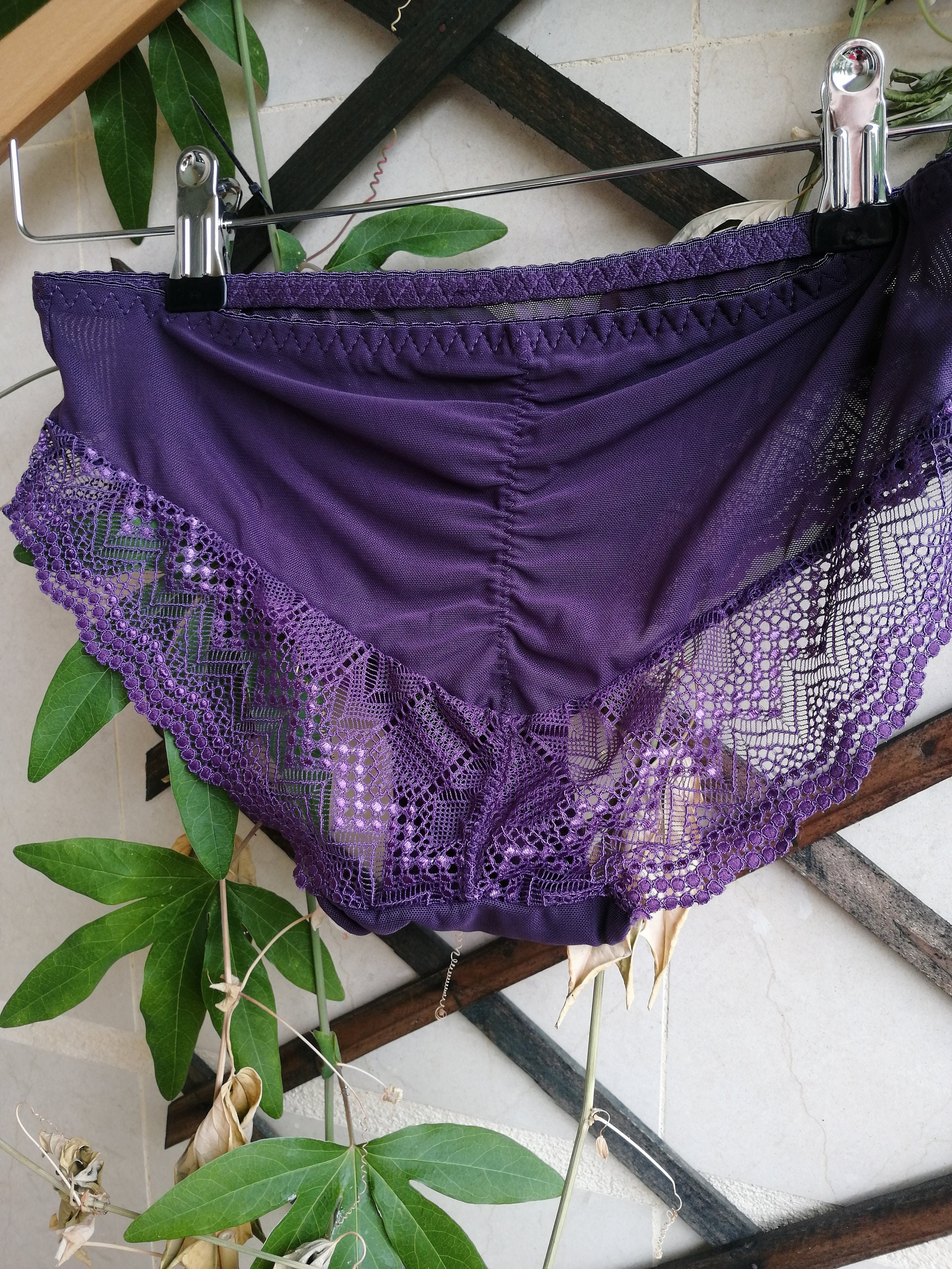 BL953 Women Big Size Bra Red/Purple/Black/Khaki Color Spandex Satin  Embroidery Underwear Have 36