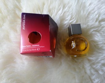 Confezione nuova e inutilizzata di AVEDA LOVE Olio Profumato Essenza 30ml/1fl oz