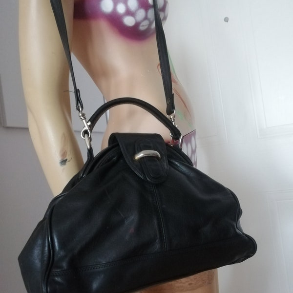 Vintage 1980s original Leather Black Cross body, Handbag, Shoulder bag mint condition