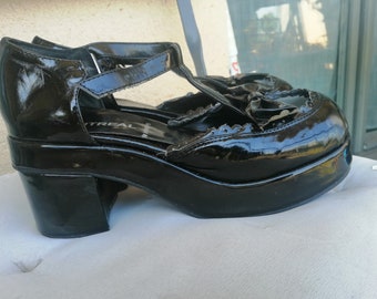 Vintage 1970s /80s platform mary Jane Black shoes made in Hong Kong size 5 UK /EU 38 Faux leather