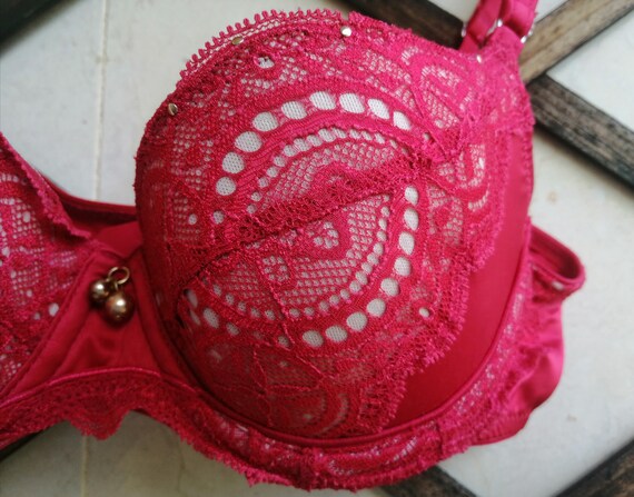 Original 90s red lace pin up style Underwire with gold Bell and lace by Pleasure State white label size UK 34A /fr90A /eu75A View 5