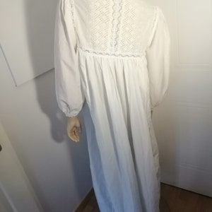 Vintage French designer Christina Dior Night Dress /chemise de nuit, cream, medium to Large image 8