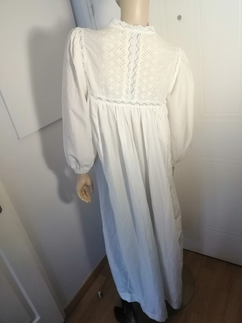 Vintage French designer Christina Dior Night Dress /chemise de nuit, cream, medium to Large image 8