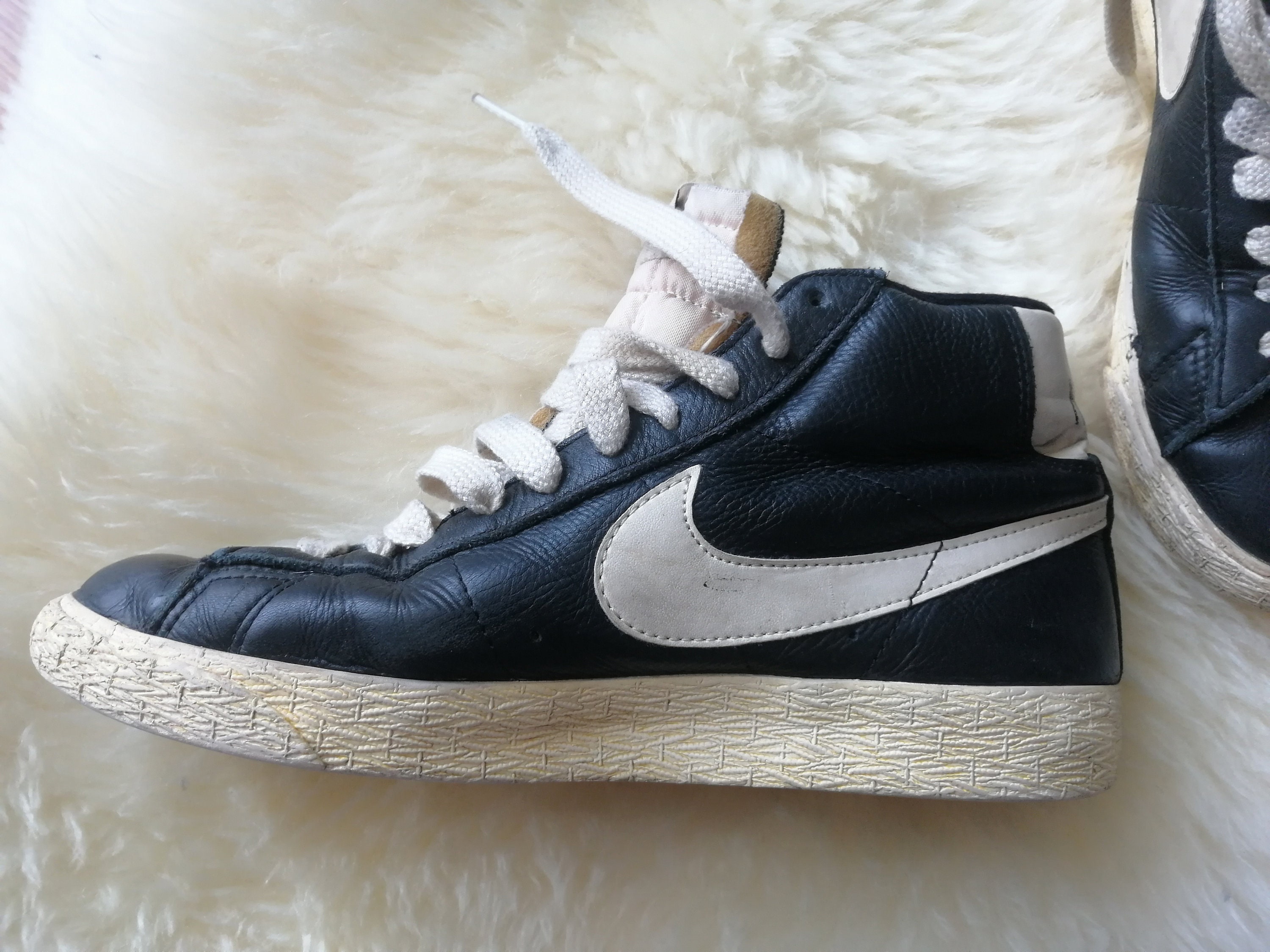 Nike Legend Sneaker 9.5 Blk Beaters Cottagecor Gothic Y2k Boho Normcor [3E] RARE Nike Air Trainer 91 Haystack Wheat Bo Jackson 309748  main image 3