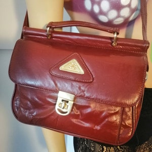 Vintage 1980er Jahre dunkles Burgunderleder, Satchel, Handtasche, Überkörpertasche, Umhängetasche