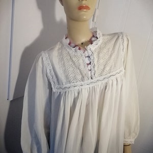 Vintage French designer Christina Dior Night Dress /chemise de nuit, cream, medium to Large image 7