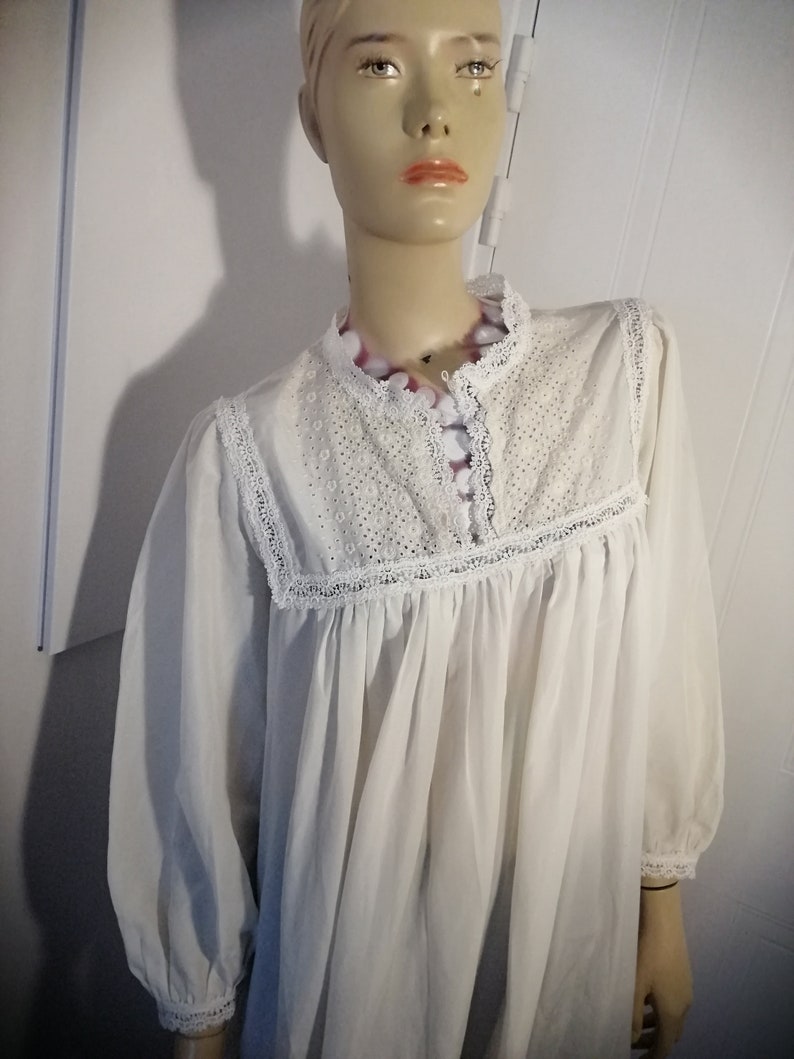 Vintage French designer Christina Dior Night Dress /chemise de nuit, cream, medium to Large image 7