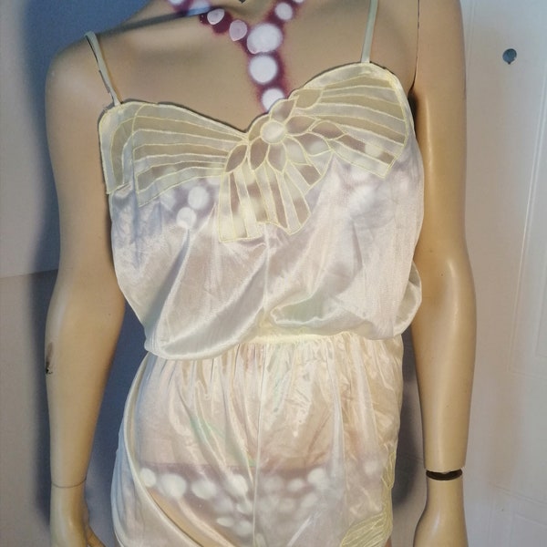 Vintage 1970s /80s  pale yellow playsuit /babydoll, Camisole made of Nylon size UK 10 to 12 or FR Taille 3 unused very sheer