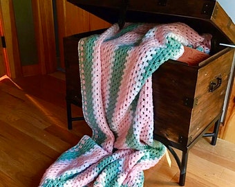 Vintage crocheted afghan/TWIN blanket bedspread in pink and green