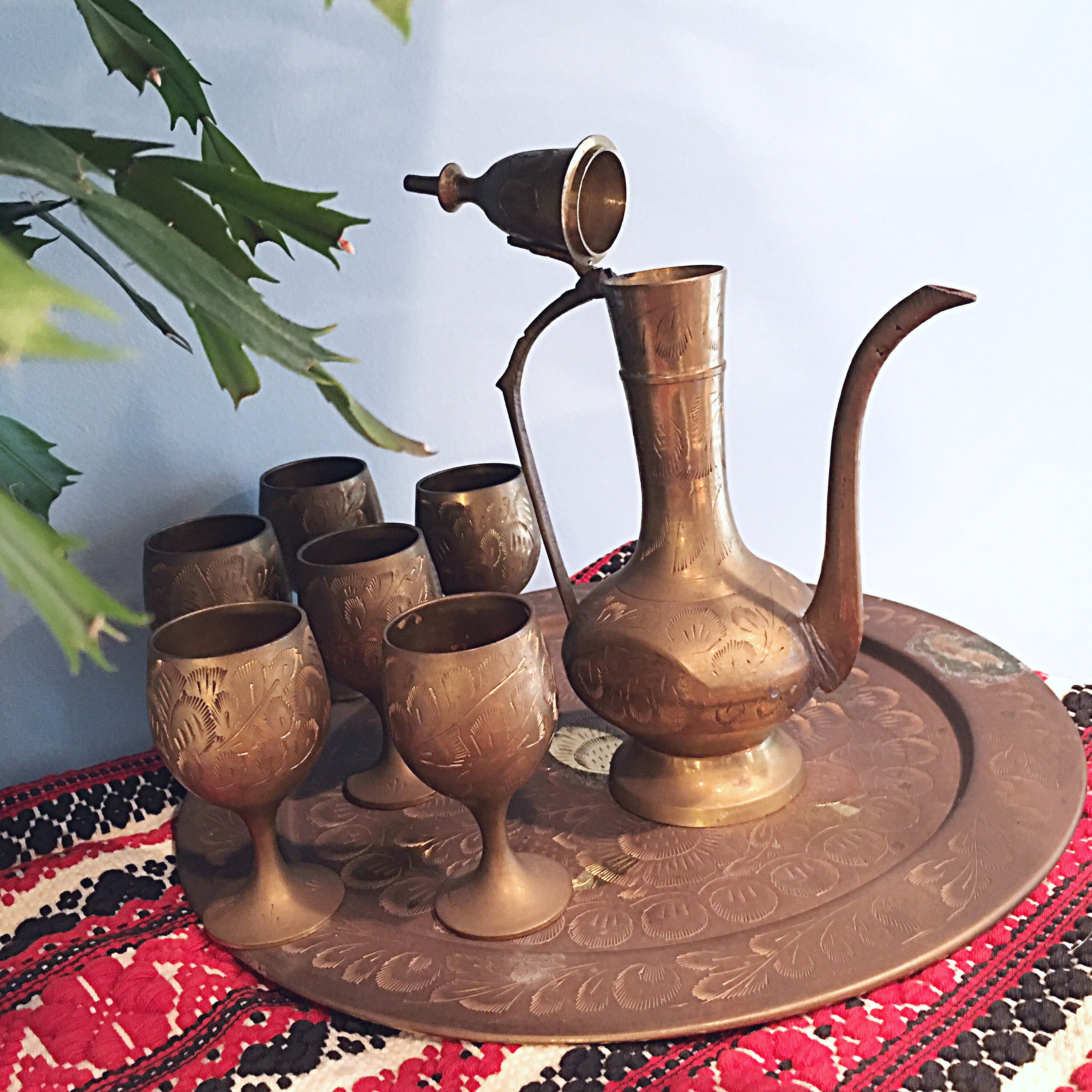 Vintage árabe aftaba / olla de café de latón indio