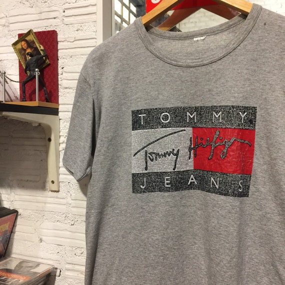tommy hilfiger t shirt logo 90s