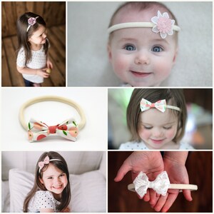 Pu&ograve; includere: Un set di quattro diversi fiocchi per capelli per neonati e bambini piccoli. I fiocchi sono realizzati in tessuto e sono di vari colori e motivi. I fiocchi sono attaccati a fasce elastiche per capelli.