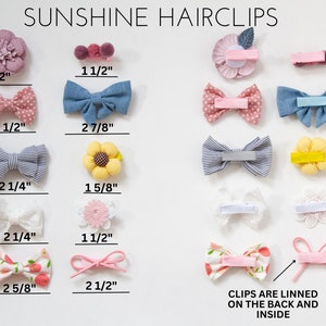 Pu&ograve; includere: Assortimento di fermagli per capelli in tessuto di vari colori e motivi, tra cui pois, strisce, fiori e pizzo. I fermagli sono foderati sul retro e all'interno. Le dimensioni dei fermagli sono indicate in pollici.
