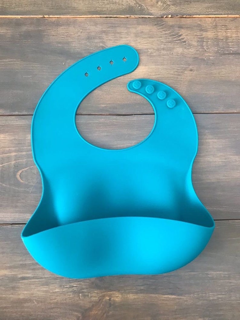 bucket bib