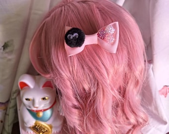 Haarspeld Kawaii pom pomstrik - Soot Friend en Konpeito-strik - pastelkleurige bedazzled kralen