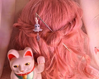 Japanse kanzashi-haarspeld - handgemaakte haarspeld met kralen - blauwe tako-octopusglaskraal