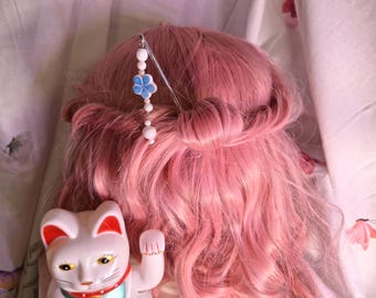 Japanse kanzashi-haarspeld - handgemaakte haarspeld met kralen - parels en Sakura-keramische kraal, witte versie