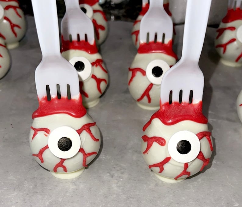 Halloween Eyeball Cakepops image 3