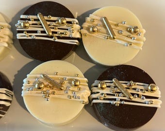 Chocolate dipped Oreos! Wedding Favors, showers, birthdays