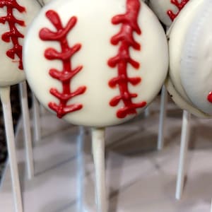 Baseball chocolate dipped Oreos