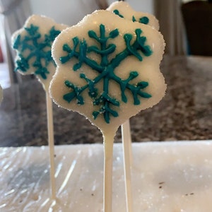 Disney’s “Frozen” snowflake cakepops